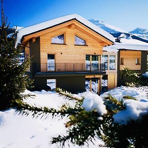 Apartament typu junior poza główną częścią budynku